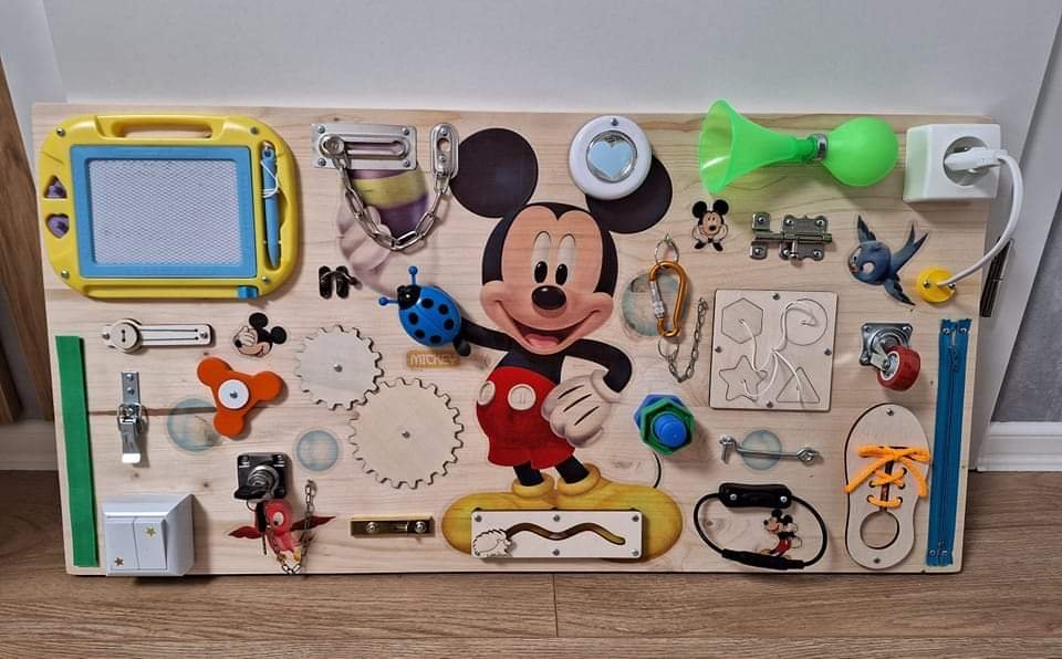 Activity board - Mickey mouse