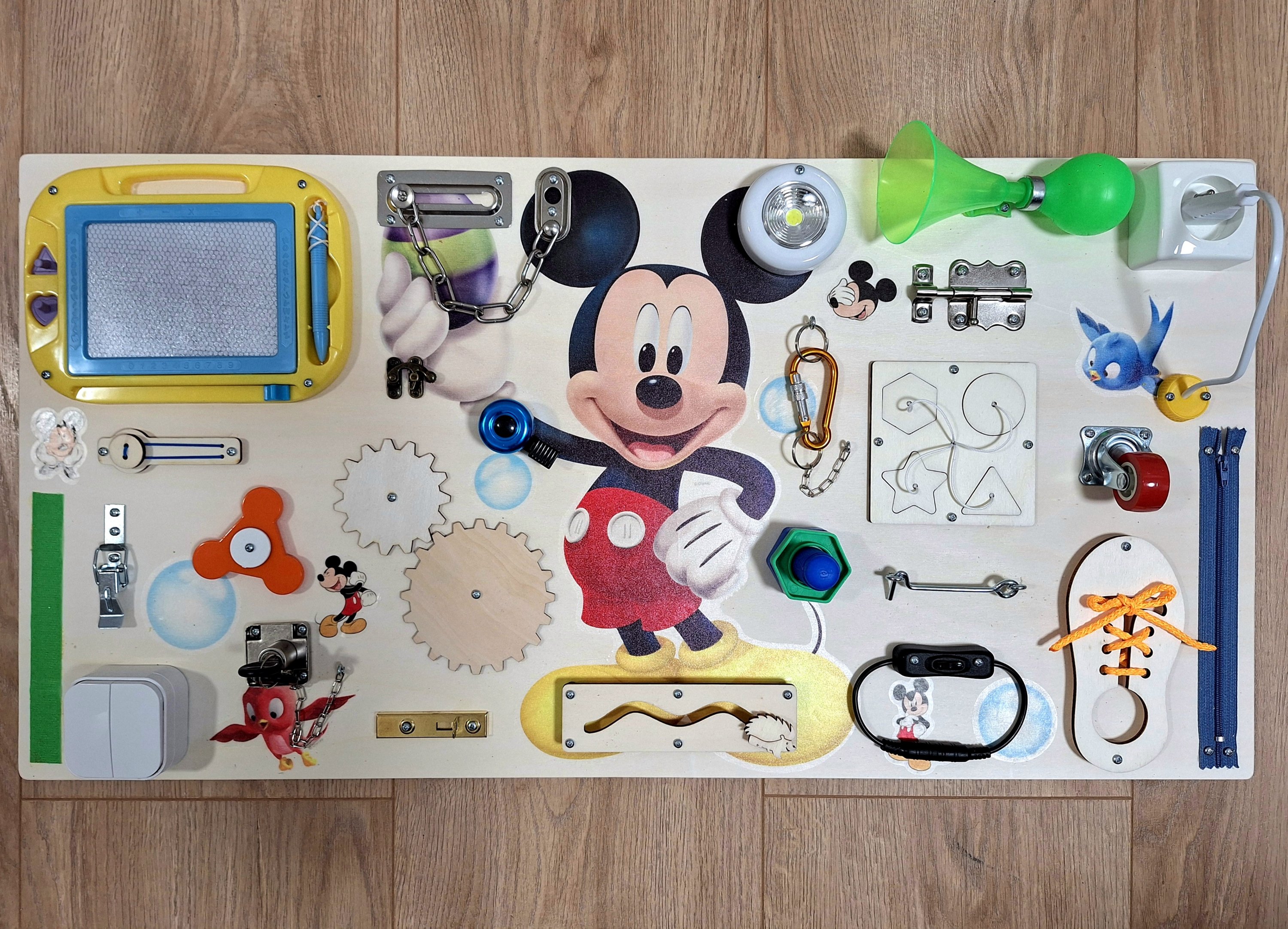 Activity board - Mickey mouse